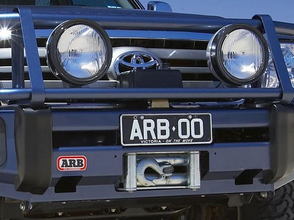 Передний бампер ARB Deluxe 3413090 для Toyota Land Cruiser 100 2002-2007