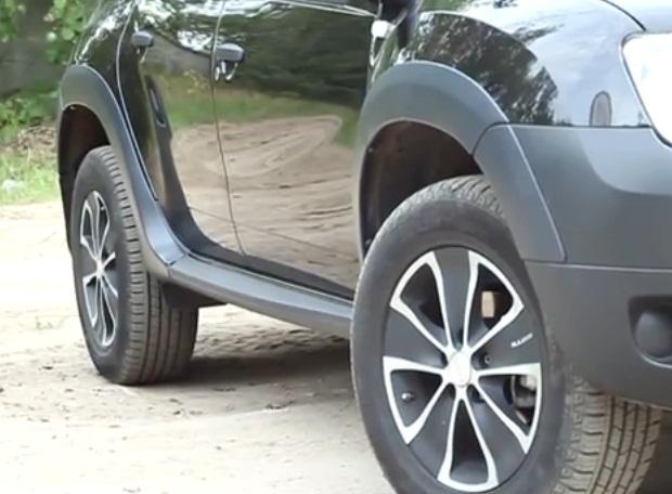 Расширители колесных арок на Renault Duster (4 шт.)